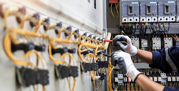 Professional Electrician technician working in Winter Haven, FL
